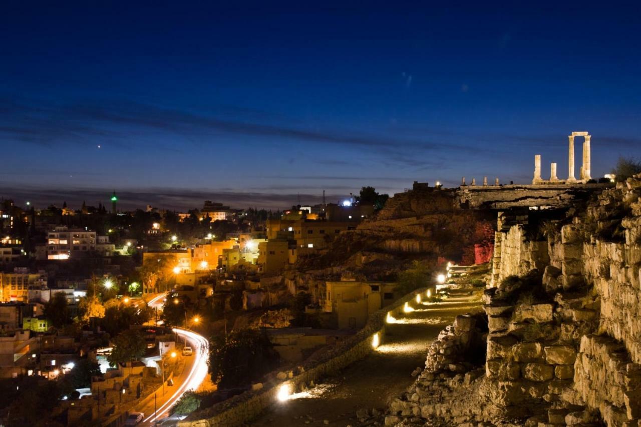 Meneur Hotel Amman Exterior photo